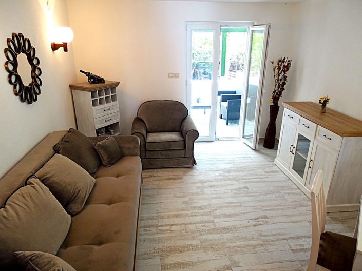 Image No.10-2 Bed House for sale