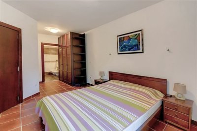7-3bdr-apartment-on-the-first-line-strp-kotor