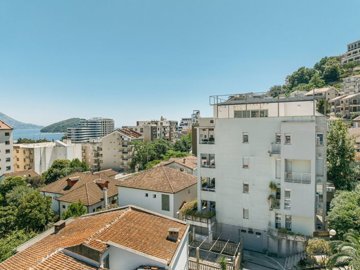 11-furnished-1bdr-apartment-babin-do