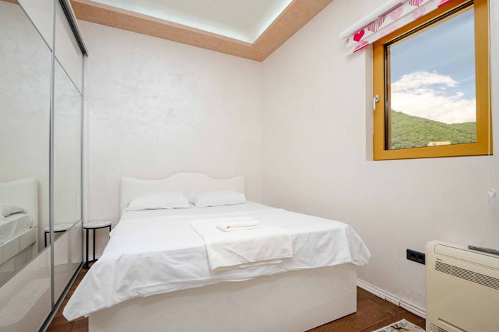 Image No.13-2 Bed Apartment for sale