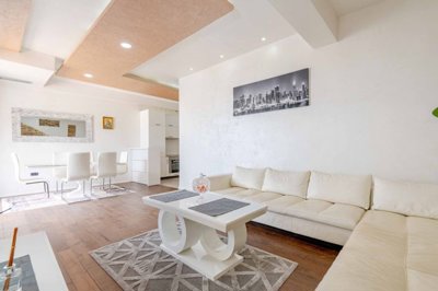 4-exclusive-2-bdr-apartment-near-the-sea