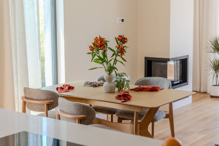 Image No.14-2 Bed House for sale