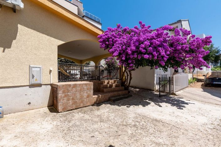 Image No.11-4 Bed House for sale