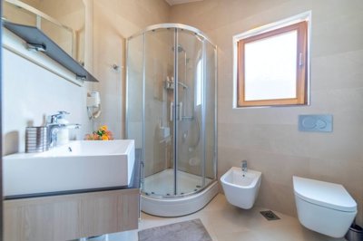 9-exclusive-2-bdr-apartment-dobrota-kotor-1