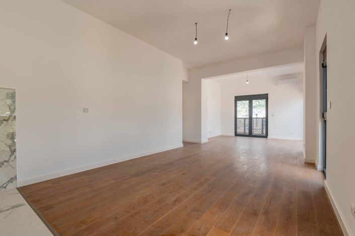 Image No.10-3 Bed Apartment for sale