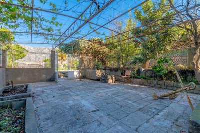 5-waterfront-house-for-reconstruction-stoliv