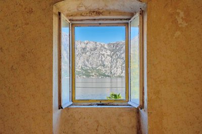 9-waterfront-house-for-reconstruction-stoliv