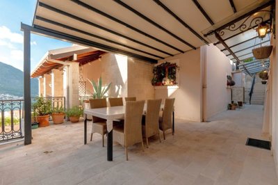 1-3-studio-apartments-with-a-pool-and-land-pa