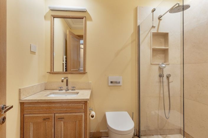 Image No.12-2 Bed Apartment for sale