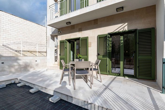 Image No.19-4 Bed House for sale