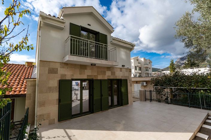 Image No.3-4 Bed House for sale