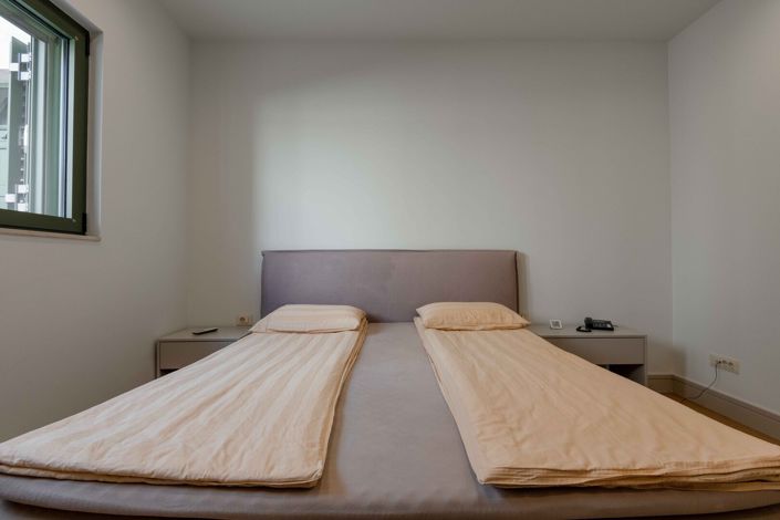 Image No.9-4 Bed House for sale