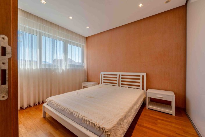 Image No.10-1 Bed Apartment for sale