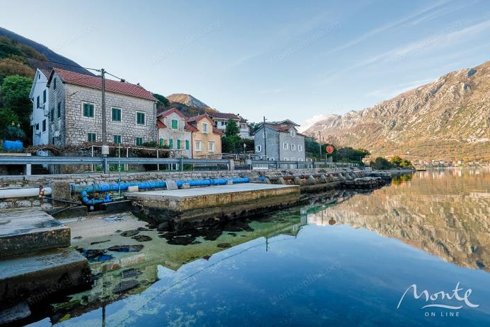Image No.1-Maison de 7 chambres à vendre à Kotor