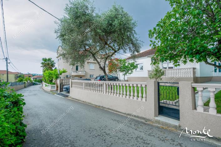 Image No.15-4 Bed House for sale