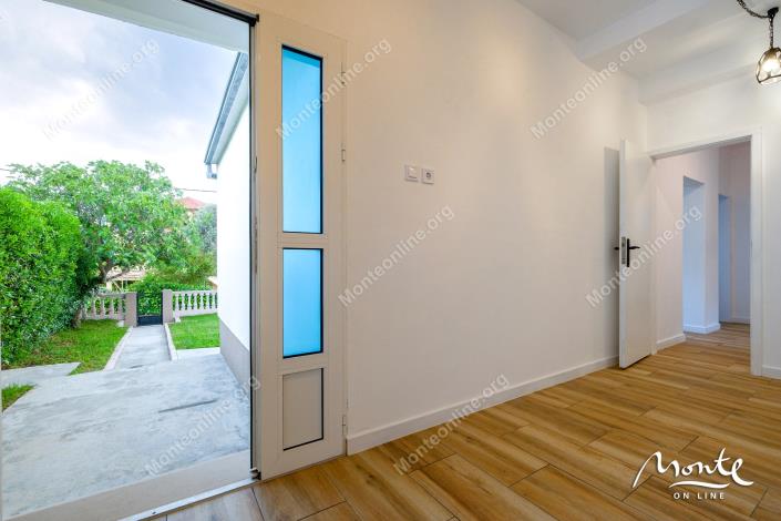 Image No.20-4 Bed House for sale