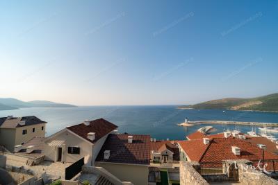 dizajnerskaya-1-spalnaya-kvartira-s-vidom-na-more-v-lushticza-bej-marina_02