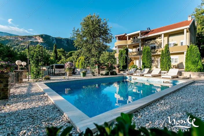 Image No.1-Villa de 6 chambres à vendre à Herceg Novi