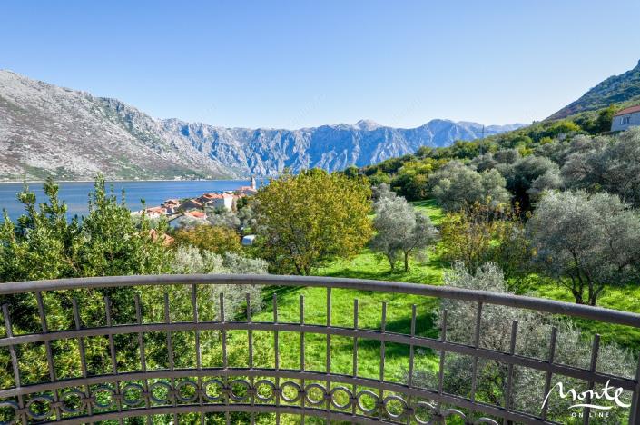 Image No.1-Villa de 4 chambres à vendre à Kotor