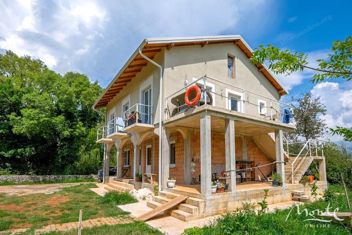 Image No.1-5 Bed House for sale