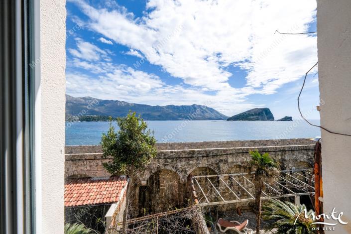 Image No.18-4 Bed Townhouse for sale