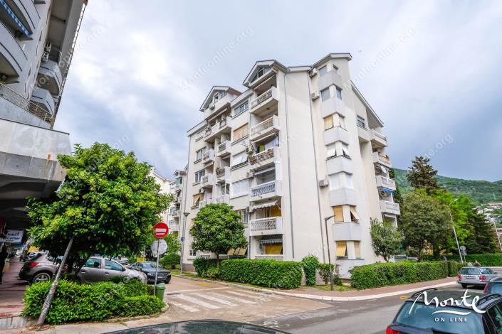 Image No.1-Studio à vendre à Tivat