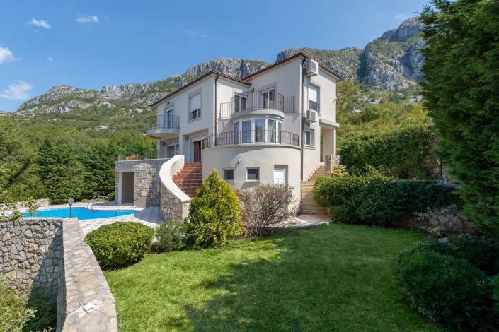 Image No.1-Villa de 5 chambres à vendre à Budva