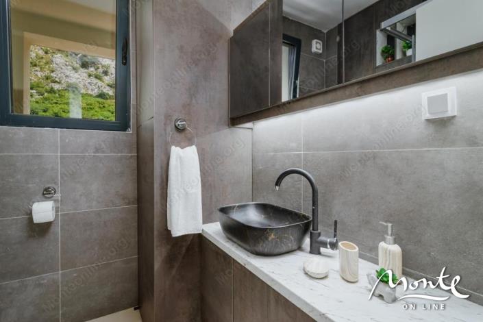 Image No.8-1 Bed Flat for sale