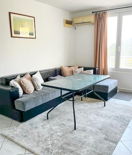 Image No.12-19 Bed Hotel for sale