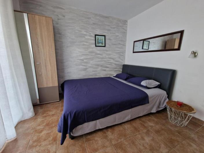 Image No.12-7 Bed House for sale