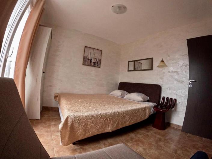 Image No.20-7 Bed House for sale