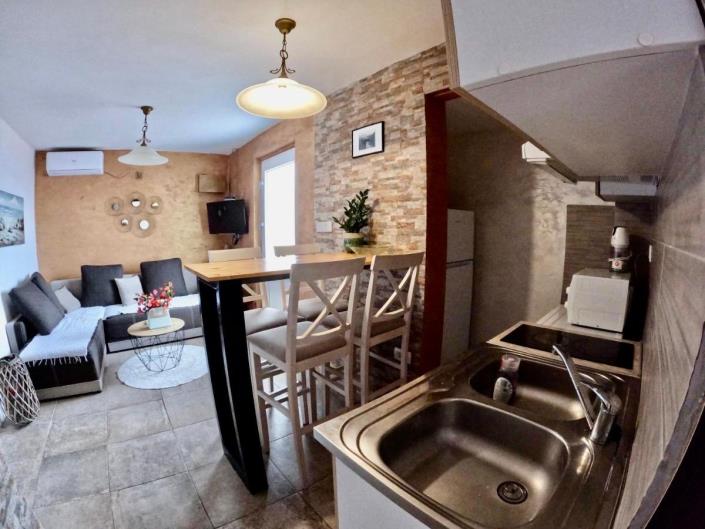 Image No.21-7 Bed House for sale