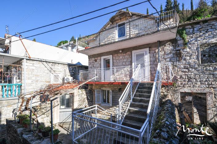 Image No.1-4 Bed House for sale