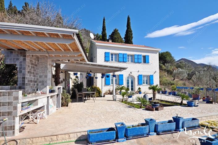 Image No.3-Villa de 4 chambres à vendre à Tivat