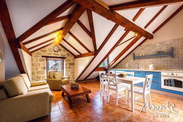 Image No.1-3 Bed House for sale
