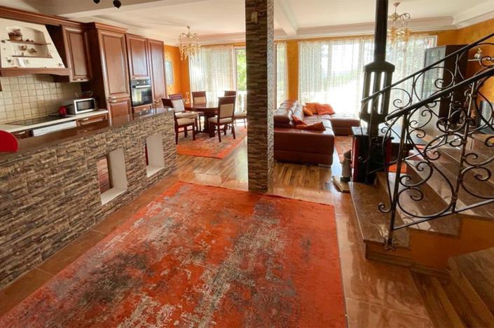 Image No.2-Maison de 4 chambres à vendre à Bar