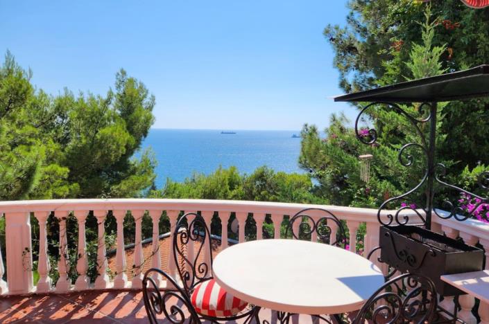 Image No.1-4 Bed House for sale