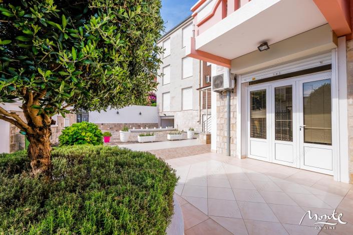 Image No.6-33 Bed Hotel for sale