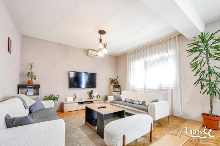 Image No.12-Maison de 11 chambres à vendre à Tivat