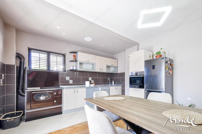 Image No.19-Maison de 11 chambres à vendre à Tivat