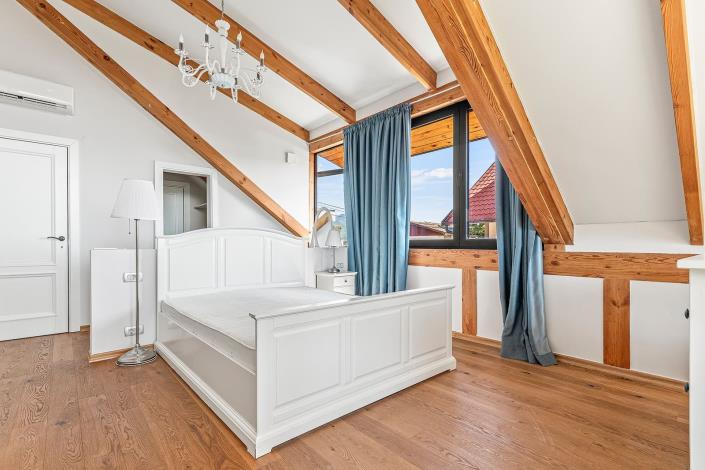 Image No.20-3 Bed House for sale