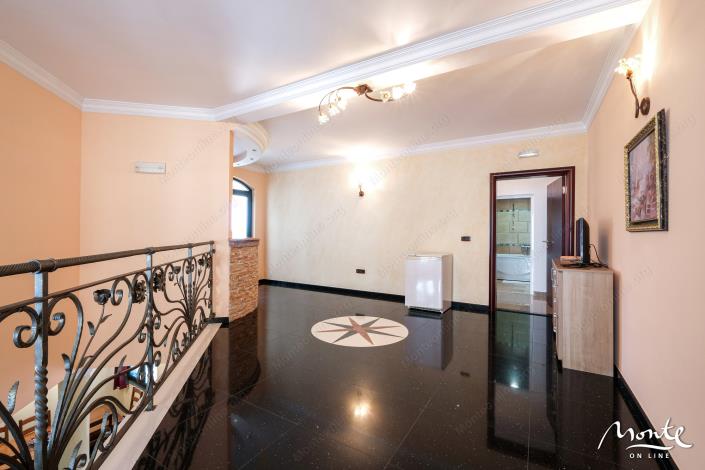 Image No.17-7 Bed Villa for sale