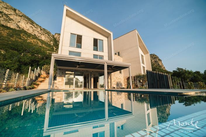 Image No.1-Villa de 4 chambres à vendre à Budva