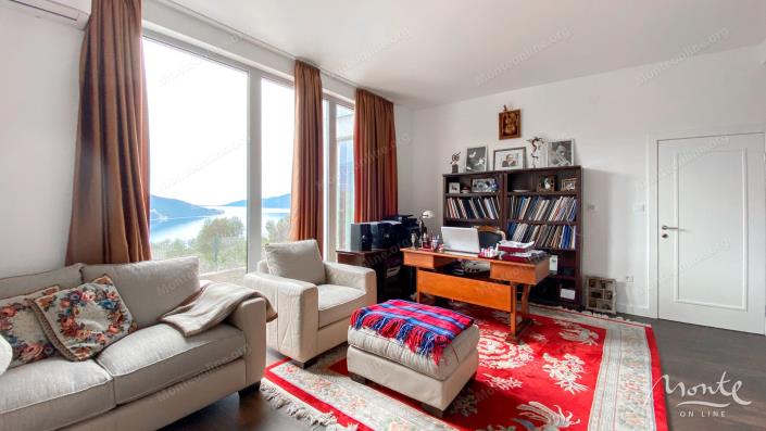 Image No.10-Villa de 4 chambres à vendre à Kumbor