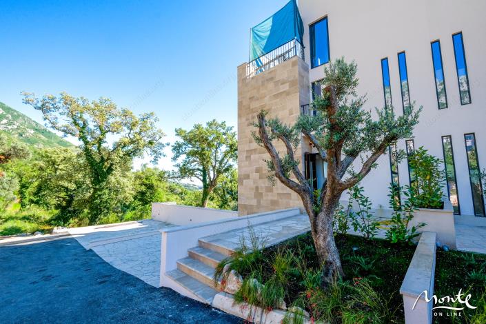 Image No.56-4 Bed Townhouse for sale