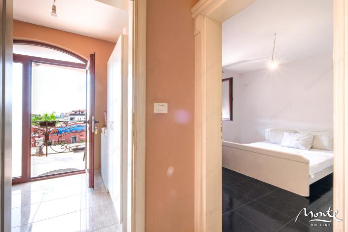 Image No.20-4 Bed House for sale