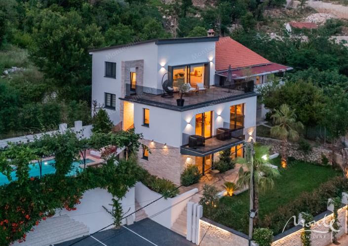 Image No.1-6 Bed Villa for sale