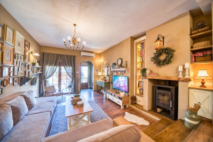 Image No.1-5 Bed House for sale