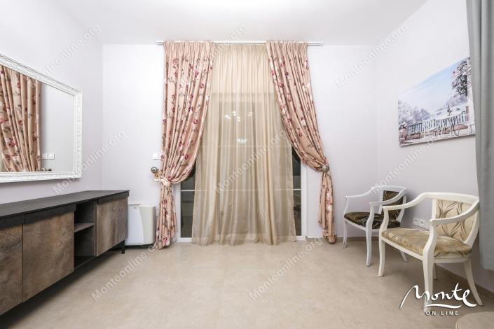 Image No.10-5 Bed House for sale