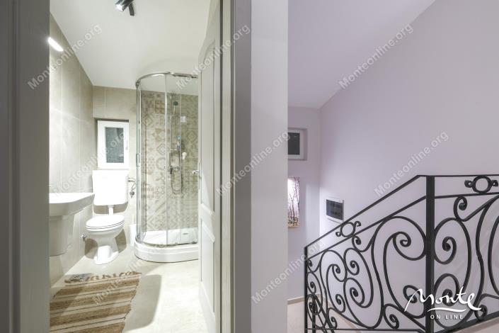 Image No.20-5 Bed House for sale